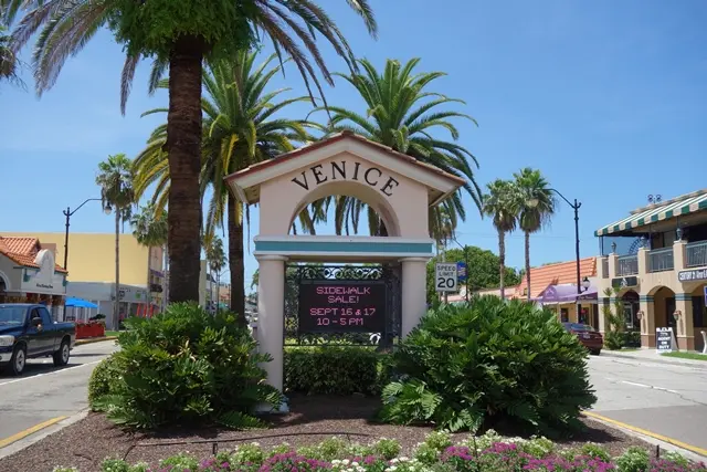 Vacation in Venice Florida - Video Tour