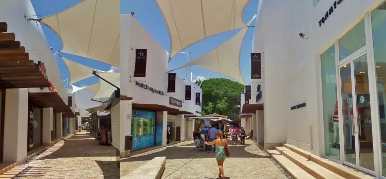 Paseo Del Carmen-Shopping at the Begining of 5th Avenue - Everything Playa Del Carmen