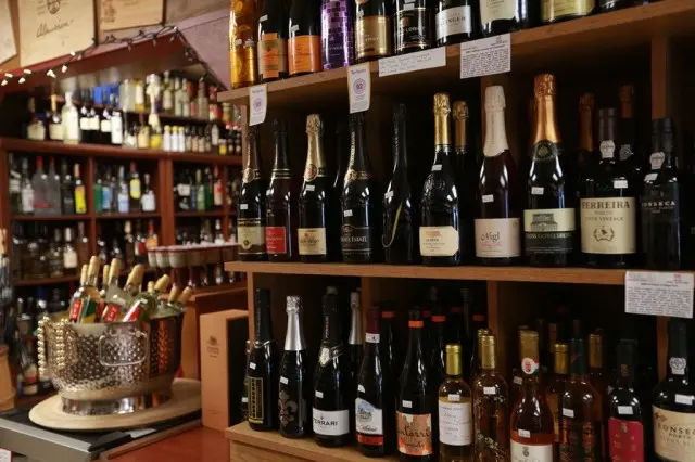 Where To Shop In Kauai - Princeville Wine Market - Hawaii