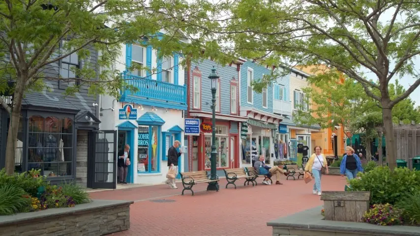 Shopping Is Fun At Washington Street Mall