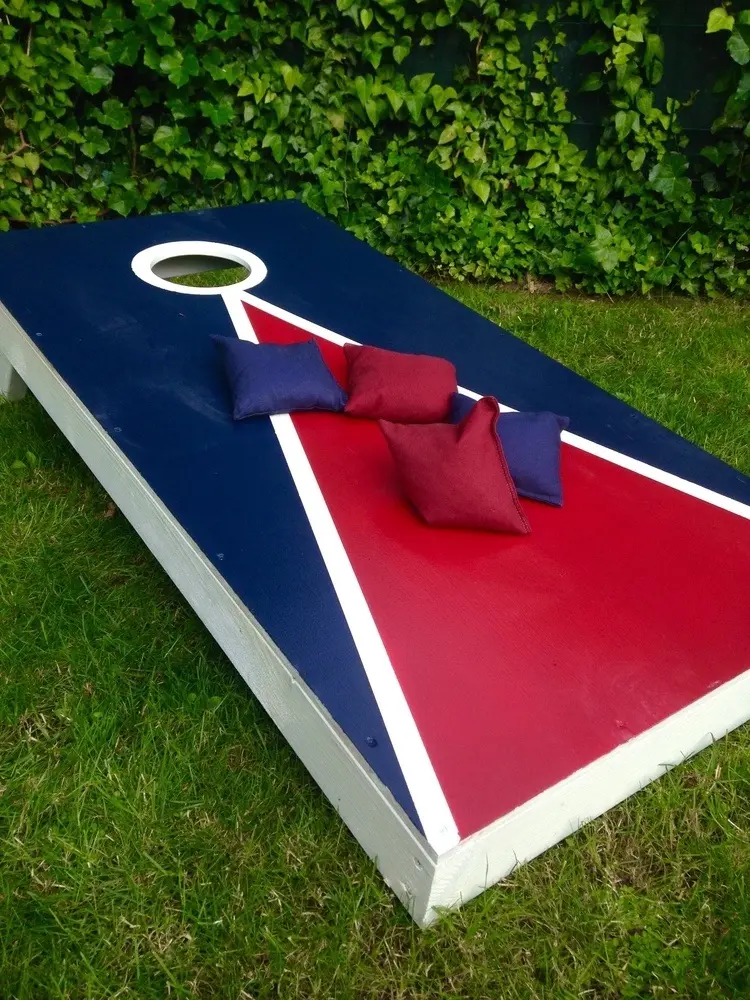 Play cornhole