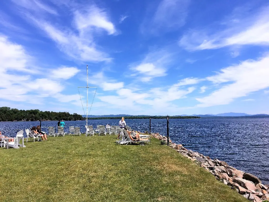 Steamship Pier Bar & Grill 