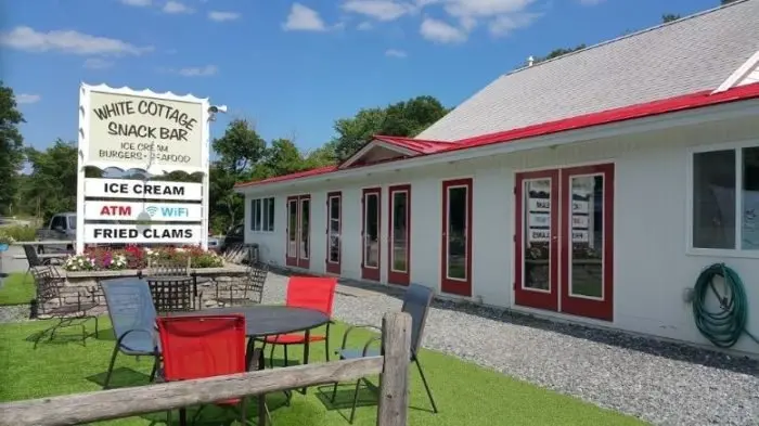 White Cottage Snack Bar ~ Woodstock, Vermont