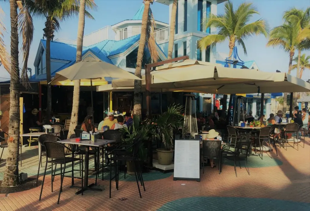 La Ola Surfside Restaurant